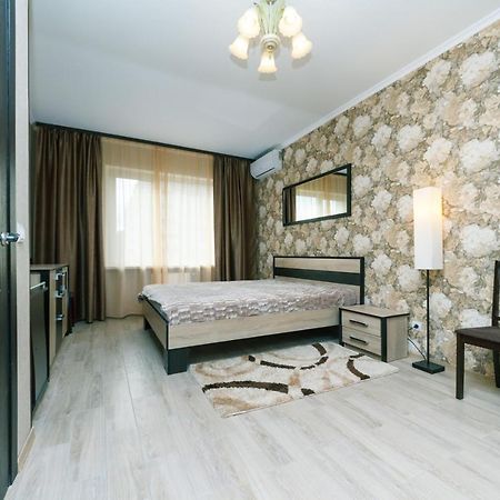 Poznyaky Apartments Patriotika Kiev Bagian luar foto